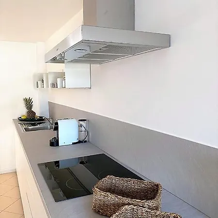 Giuly Moderno Monolocale In Centro Con Giardino Privato אודינה