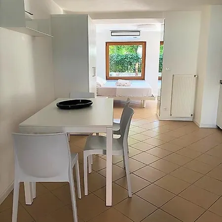 דירה Giuly Moderno Monolocale In Centro Con Giardino Privato