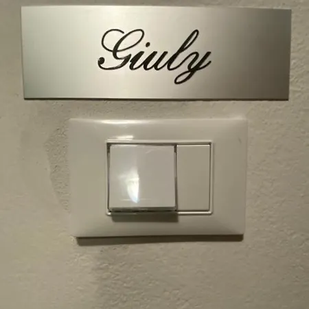 Giuly Moderno Monolocale In Centro Con Giardino Privato דירה *