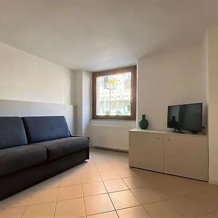 דירה Giuly Moderno Monolocale In Centro Con Giardino Privato אודינה