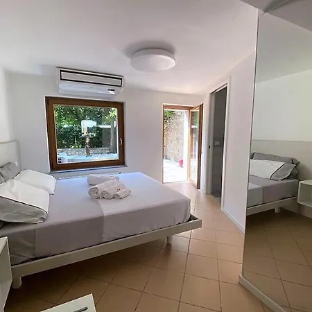 Giuly Moderno Monolocale In Centro Con Giardino Privato *