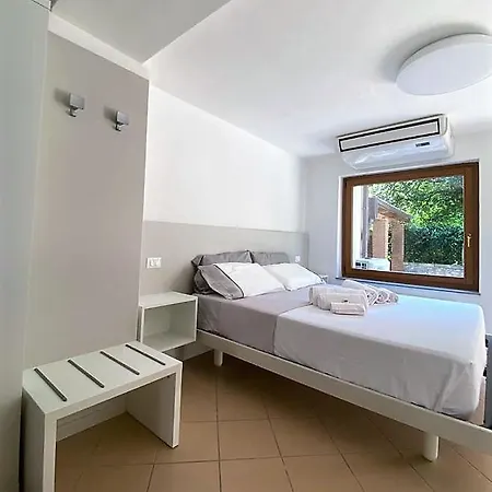 Giuly Moderno Monolocale In Centro Con Giardino Privato * אודינה