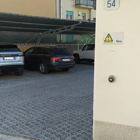 דירה Giuly Moderno Monolocale In Centro Con Giardino Privato